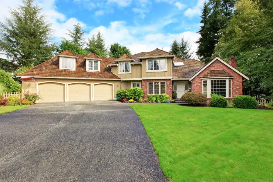 Experienced Asphalt Driveway Paving Services in Turlock, CA Experienced Asphalt Driveway Paving Services in Turlock, CA